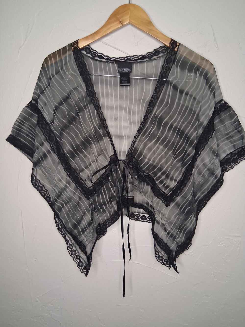 Daytrip Sheer Lace Trim Kimono Top Gray Black Striped Bohoemian Festival Sz Sm - Picture 2 of 7
